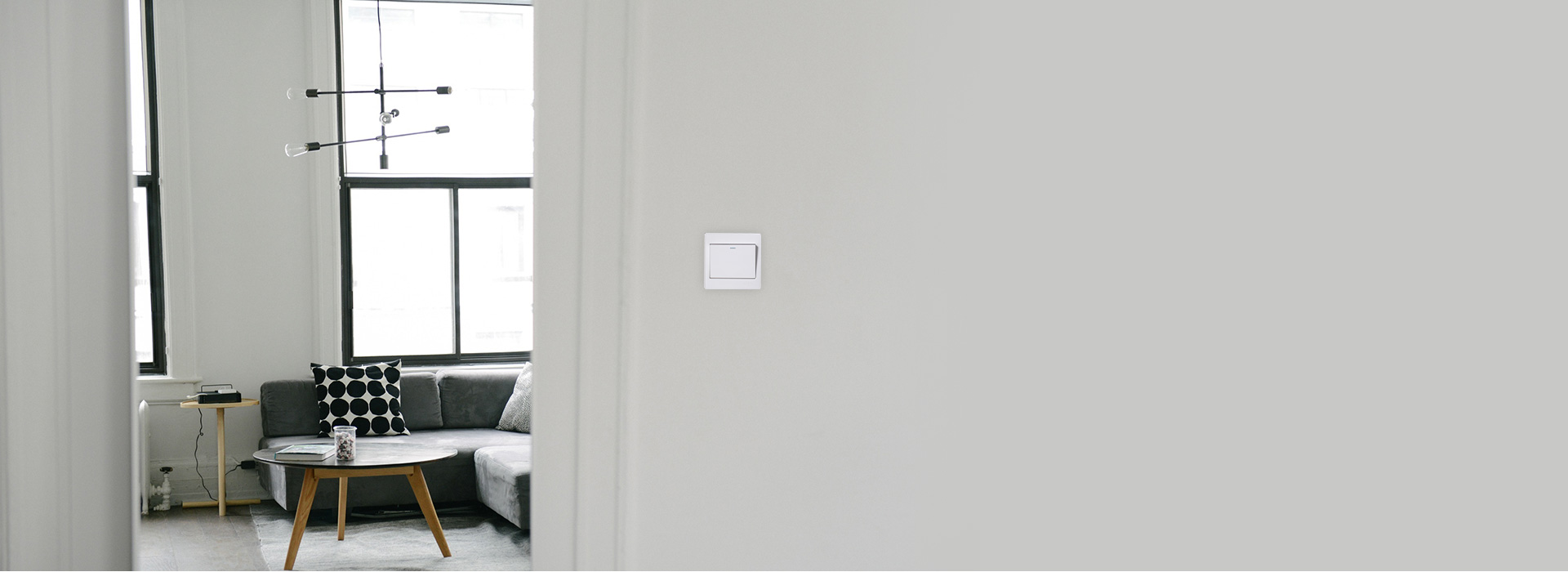 纯平超薄，生动雅致
 正泰开关NEW7E...