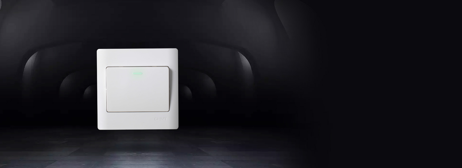 荧光指引，黑夜不“黑“
 自带正泰蓝荧光...