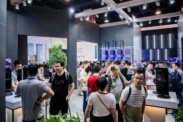 正泰智能锁登陆永康门博会，助力经销商从零成长